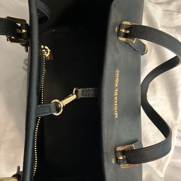 🖤✨ MICHAEL KORS Jet Set Large Saffiano Leather Tote — Black/Gold ✨🖤 - Picture 3 of 3
